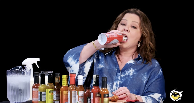 Melissa McCarthy eats spicy wings on 'Hot Ones