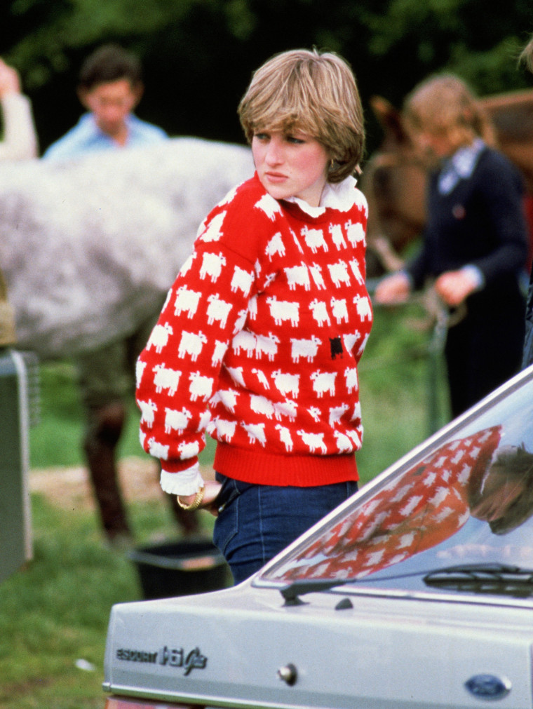 Diana, Princess of Wales wearing 'Black sheep' wool jumper by Warm and Wonderful (Muir & Osborne) to Windsor Polo on June 1981.