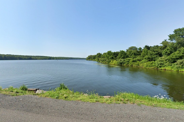 Man drowns after rescuing 2 kids swimming at Pennsylvania state park