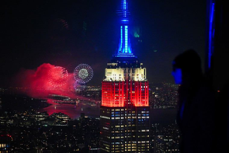 Image: Macy's Fourth Of July Fireworks Light Up New York's Skies