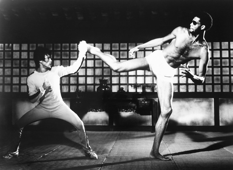 Bruce Lee and Kareem Abdul-Jabbar in "death game".