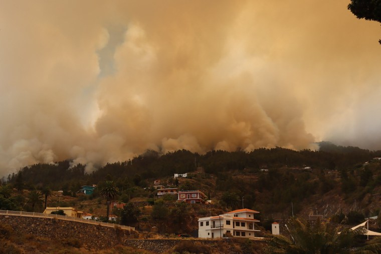 Image: SPAIN-CANARY ISLANDS-FIRE