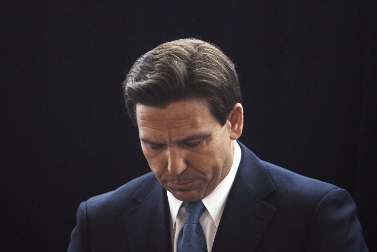 Ron DeSantis is planning a campaign reboot as he struggles to close the gap with Trump (nbcnews.com)