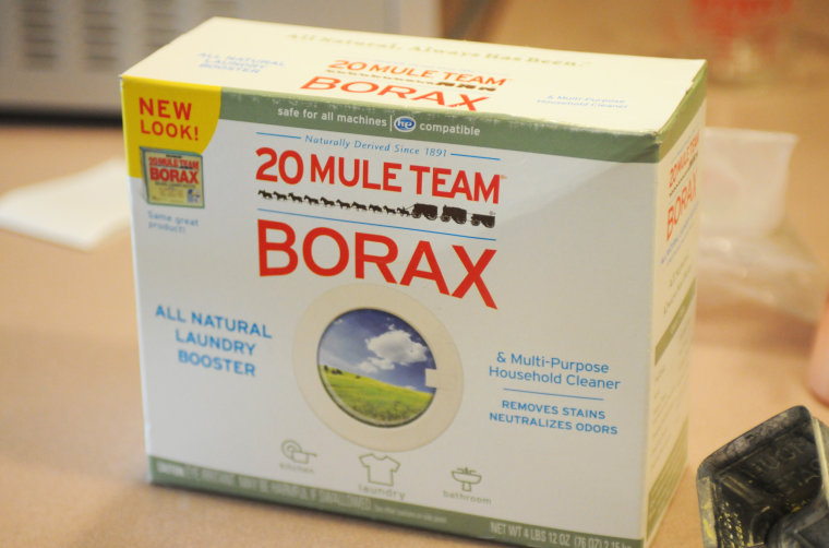 A box of 20 Mule Team Borax.