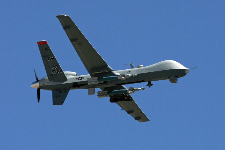 Un dron MQ-9 Reaper sobrevolando Nevada en 2007. 