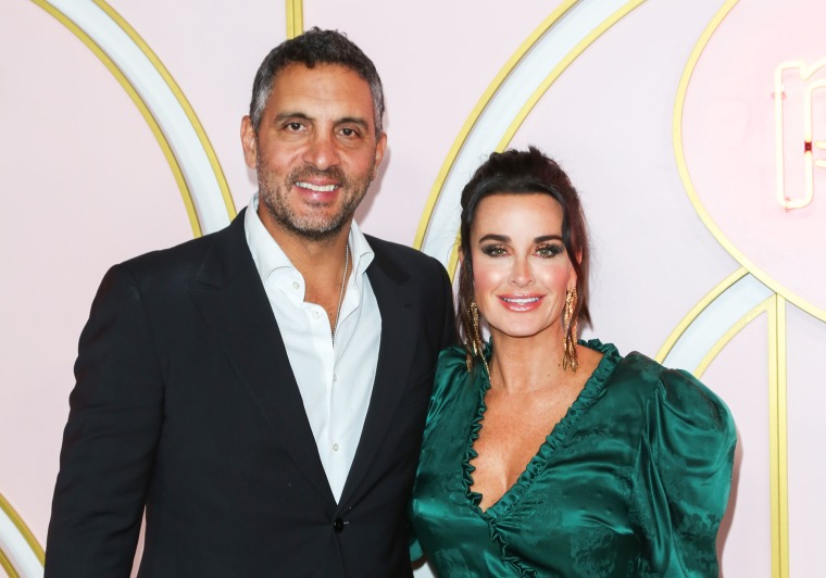 Kyle Richards (R) and Mauricio Umansky (L) attend the Amazon Prime Video  post 2018 Emmy Awards party at Cecconi's on September 17, 2018 in West Hollywood, California. 