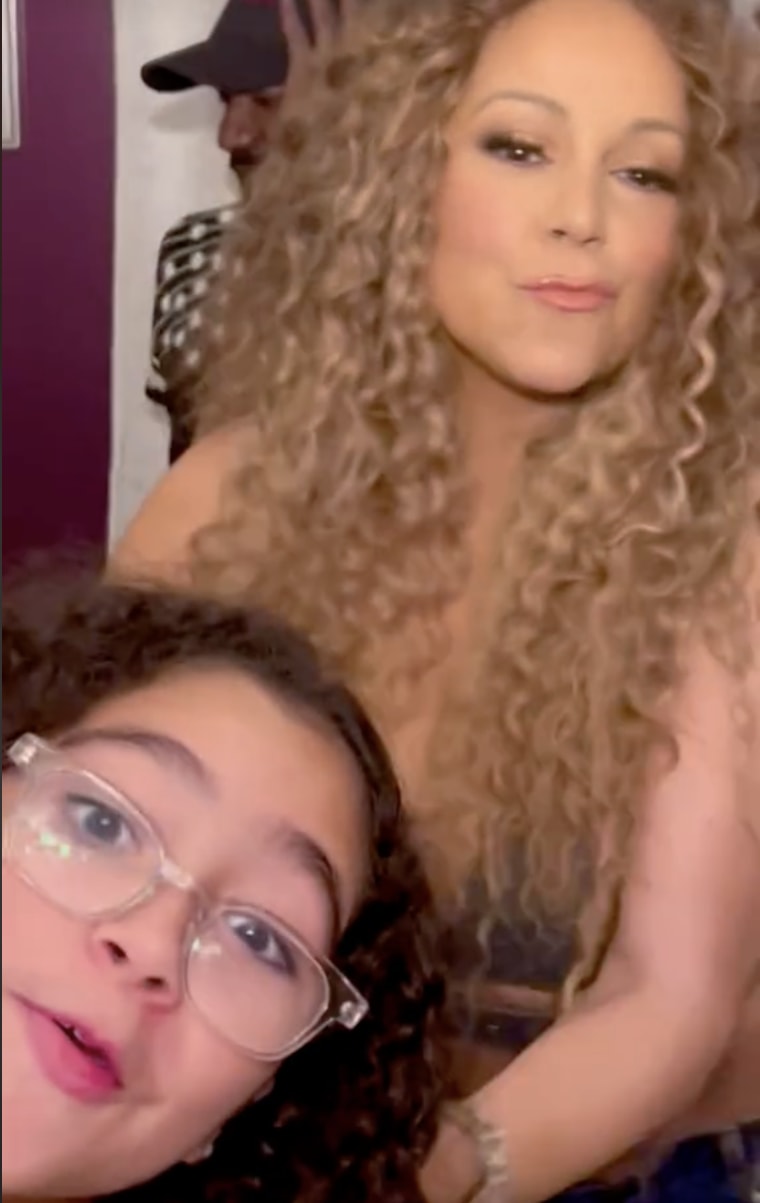 The singer and her daughter have a moment during the clip.