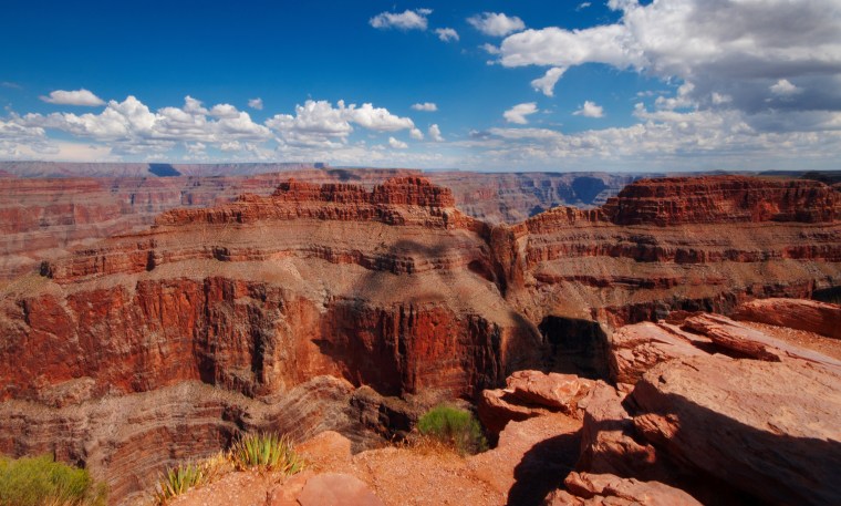 Woman dies While Hiking Grand Canyon Trail in Extreme Heat