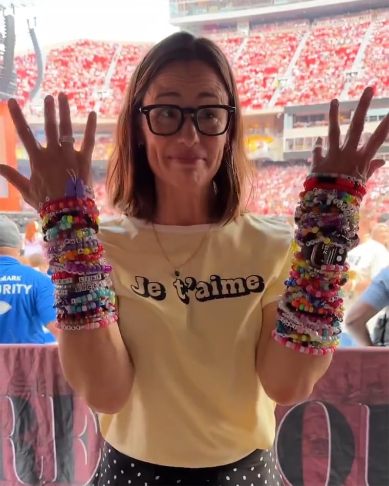 Why Taylor Swift Fans Are Making Friendship Bracelets At The Eras Tour