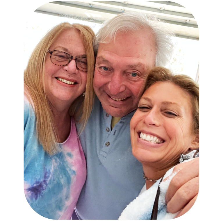 Jill martin selfie with her parents