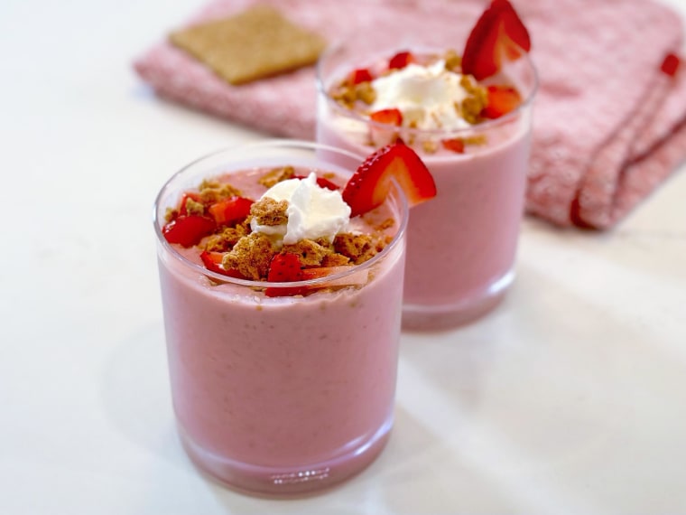 Joy Bauer S Healthy Summer Treats   Strawberry Shortcake Smoothie Mc Inline 230721 3ed92d 