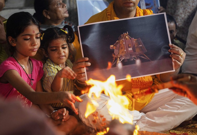 Prayer for the safe landing of Chandrayaan-3 spacecraft on the moon, in New Delhi