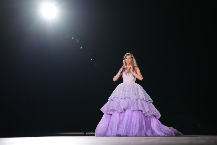 Taylor Swift performs in Mexico City