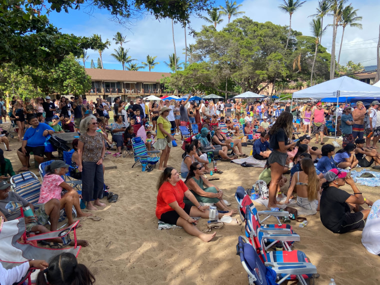 Hundreds of Lahaina residents gathered for an impromptu concert in Honokowai Beach Park on Sunday afternoon.