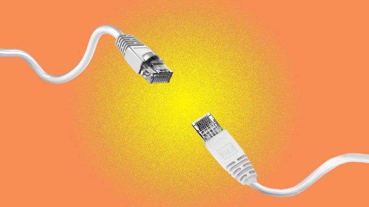 Ilustración de un cable de ethernet, con un puerto asomándose desde arriba de la imagen y el otro por debajo, frente a un fondo de tonos naranjas y amarillos.