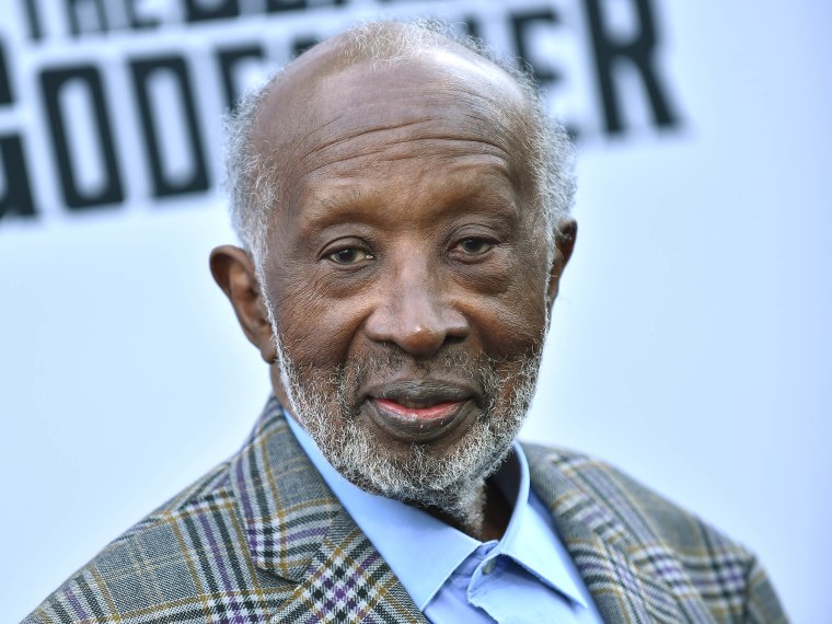  Clarence Avant