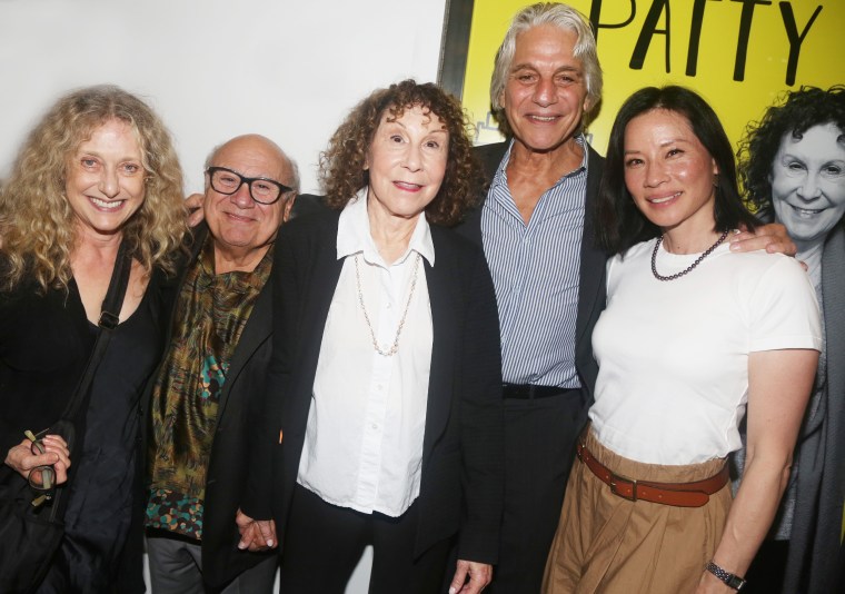 Carol Kane, Danny DeVito, Rhea Perlman, Tony Danza and Lucy Liu