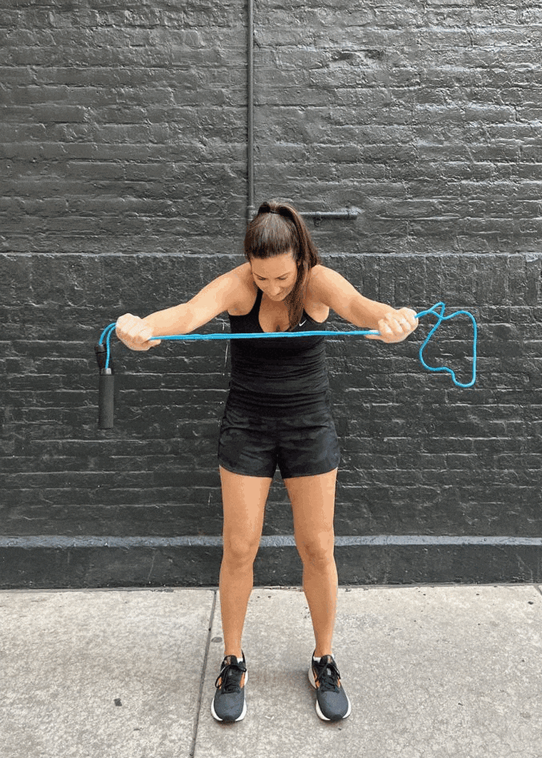 Just 10 minutes of jump rope each day can burn fat fast and