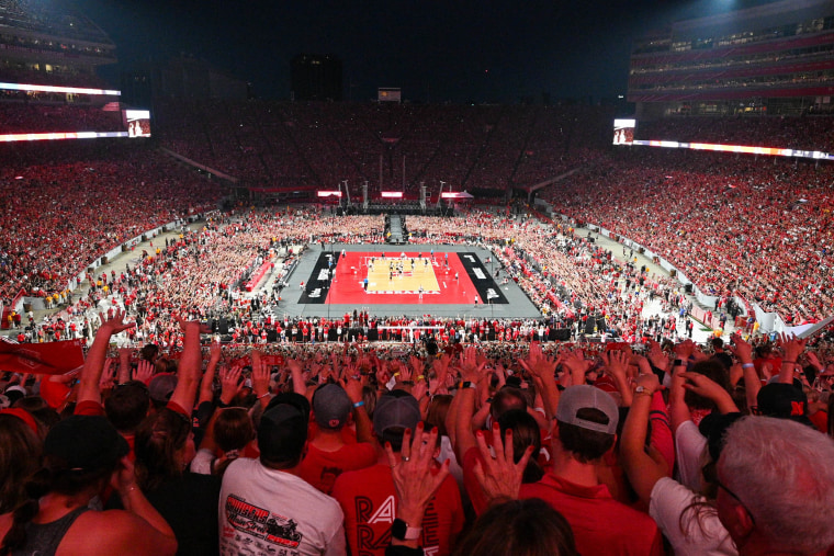 Nebraska Volleyball Team Sets World Record For Largest Crowd At A Women 
