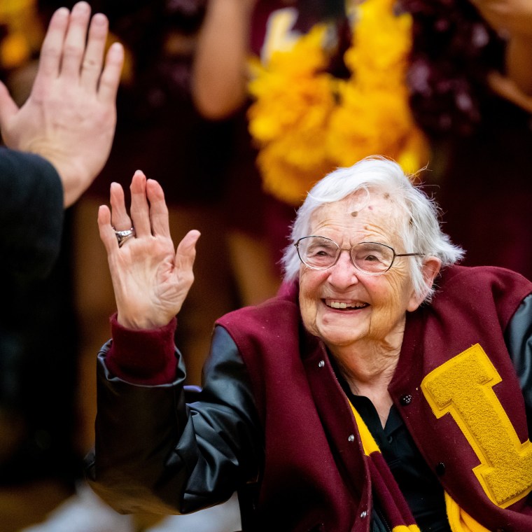 COLLEGE BASKETBALL: JAN 15 Valparaiso at Loyola-Chicago