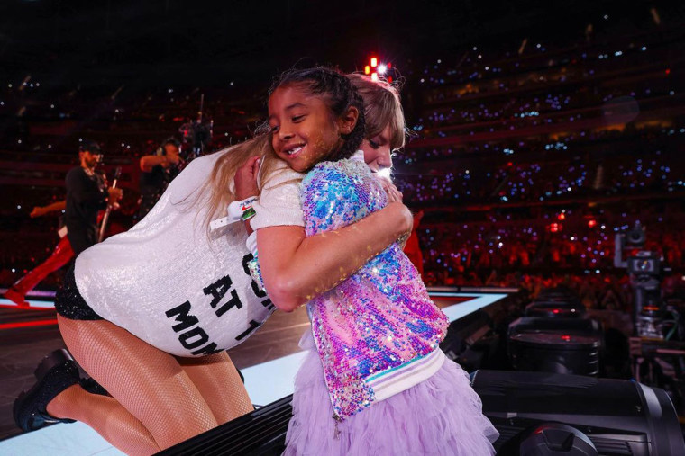 Taylor Swift Sent Kobe Bryant's Daughter a 'Folklore' Cardigan