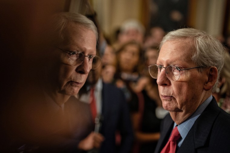 McConnell freezes for 2nd time while taking questions