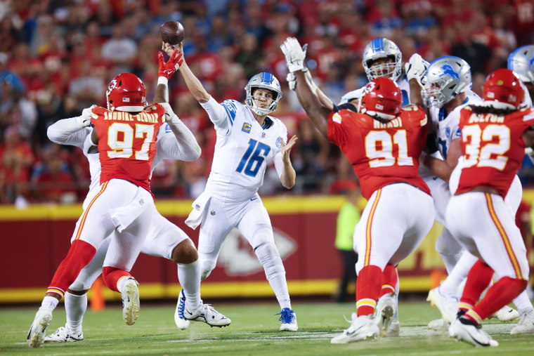 Lions spoil Chiefs' Super Bowl celebration, rallying for win in