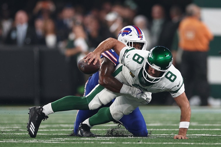 Zach Wilson, Jets step up after Aaron Rodgers' injury – NBC Connecticut