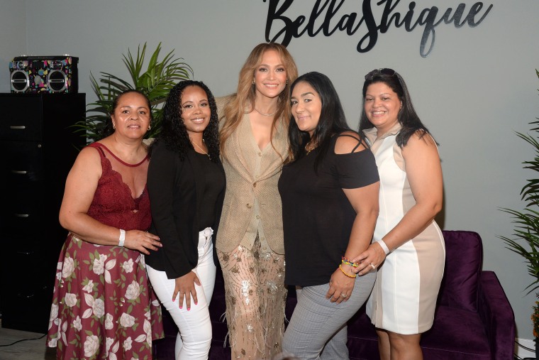 Jennifer Lopez poses with latina entrepreneurs in The Bronx, New York, on Sept. 12, 2023.