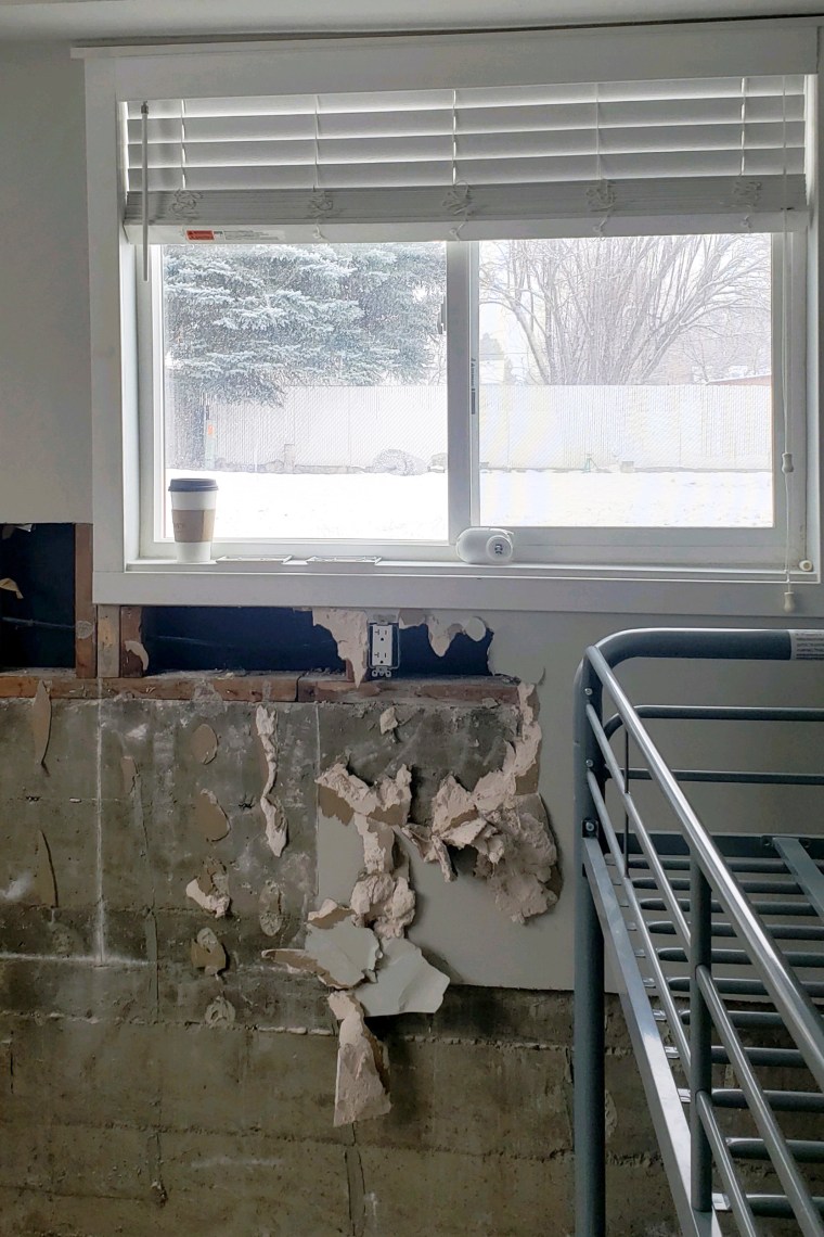 Mold is seen in the home of Alec and Taryn Wright.