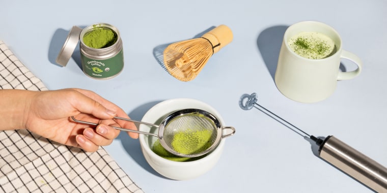 Experts recommend paying attention to color, taste and smell when shopping for matcha powder.