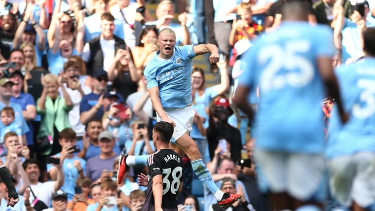 Erling Haaland celebra su segundo gol sobre el Fulham.