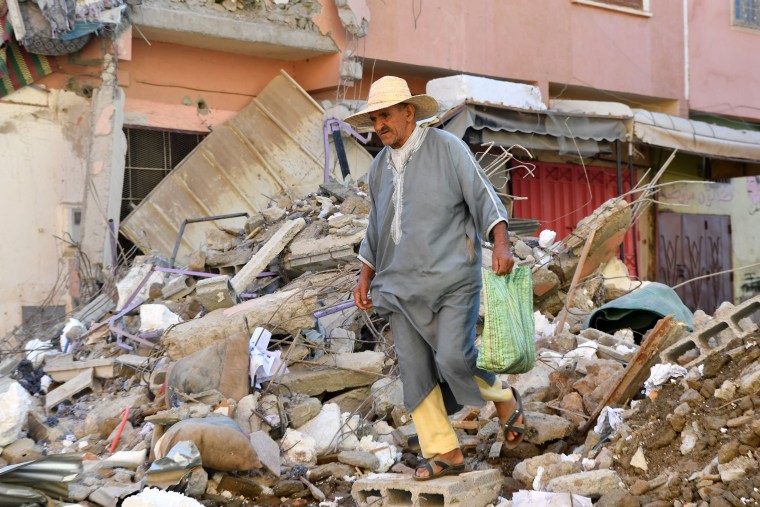 Morocco earthquake: More than 2,000 dead; Marrakech residents sleep ...