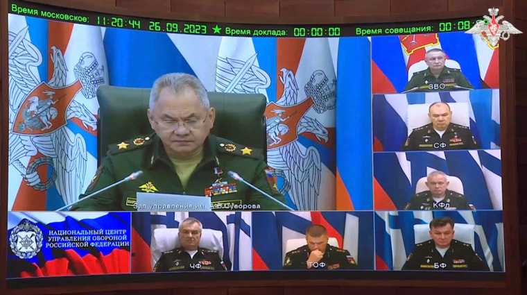 Sokolov aparece a la izquierda, en la parte inferior, durante la videoconferencia. NBC News no pudo verificar cuándo se realizó la reunión. 