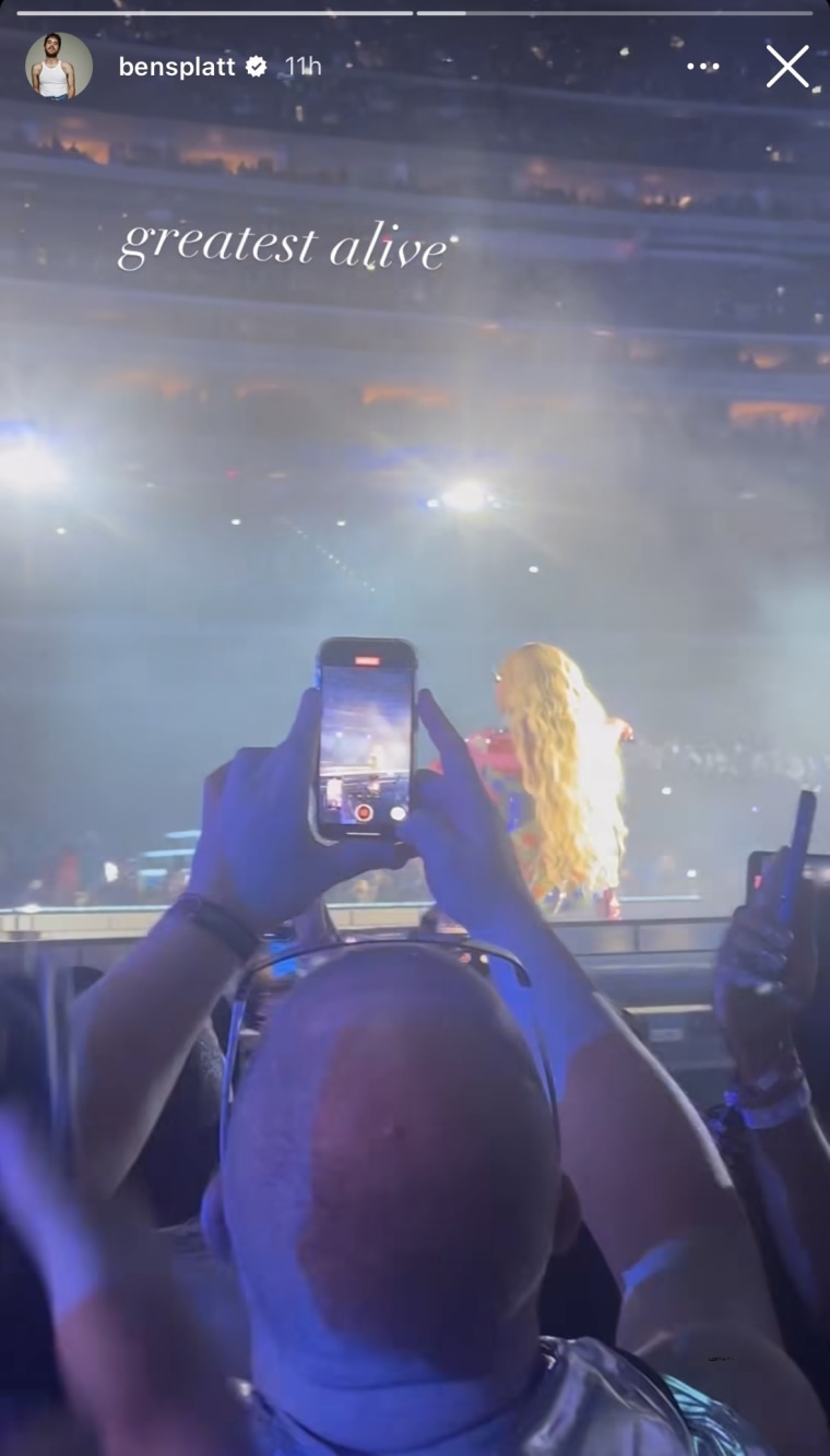 Ben Platt snaps a shot of Beyonce singing.