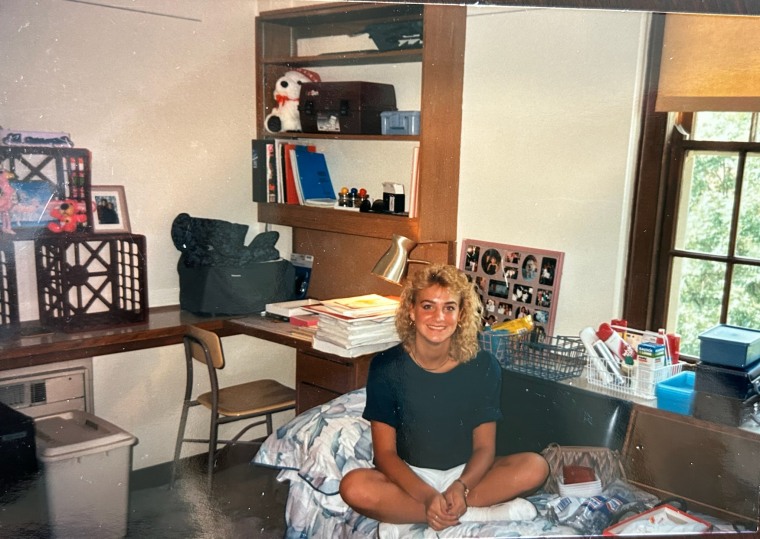 mom and daughter assigned same dorm room years later