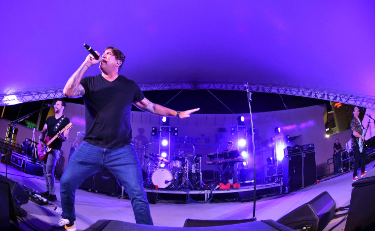 Zach Goode in Smash Mouth at the 31st street stage on 2 September 2022 in Virginia Beach, VA.