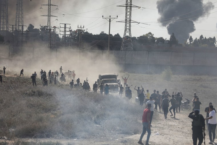 Palestinian groups and Israeli forces clash in Gaza