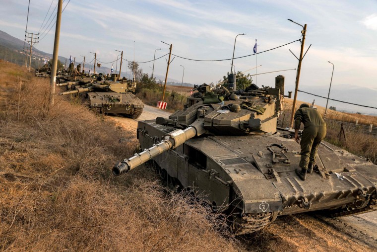 Israeli tanks in upper Galilee