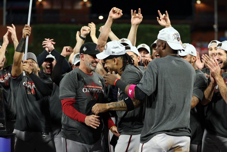 The Arizona Diamondbacks celebrates after defeating the Phillies at Citizens Bank Park