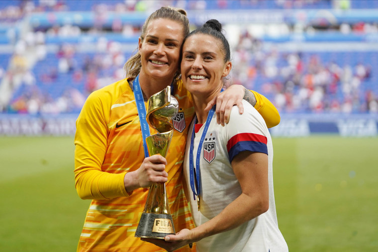 Ashlyn Harris and Ali Krieger 