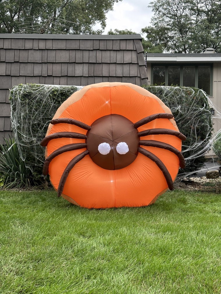 Dunkin’s Spider Donut Inflatable.