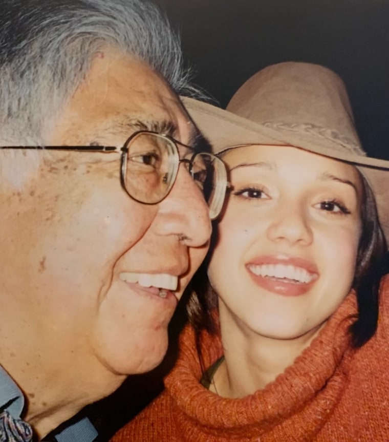 Jessica Alba y su abuelo.