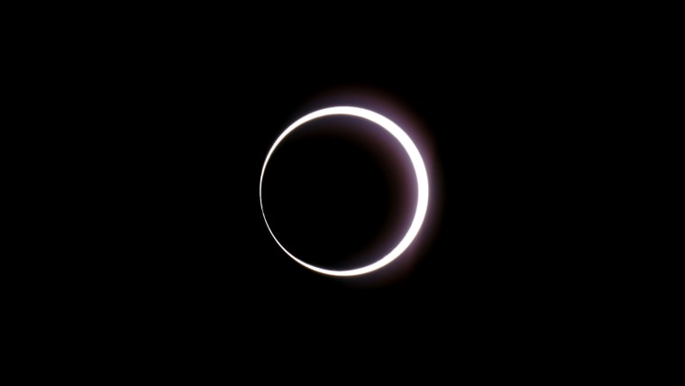 Un Anillo De Fuego En El Cielo Así Se Vio El Eclipse Anular A Su Paso Por Estados Unidos Y