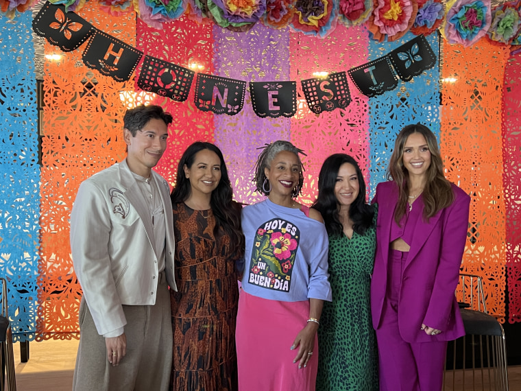 Carlos Eric Lopez, Patty Rodriguez, Carla Vernón (CEO de Honest), Ariana Stein, Jessica Alba.