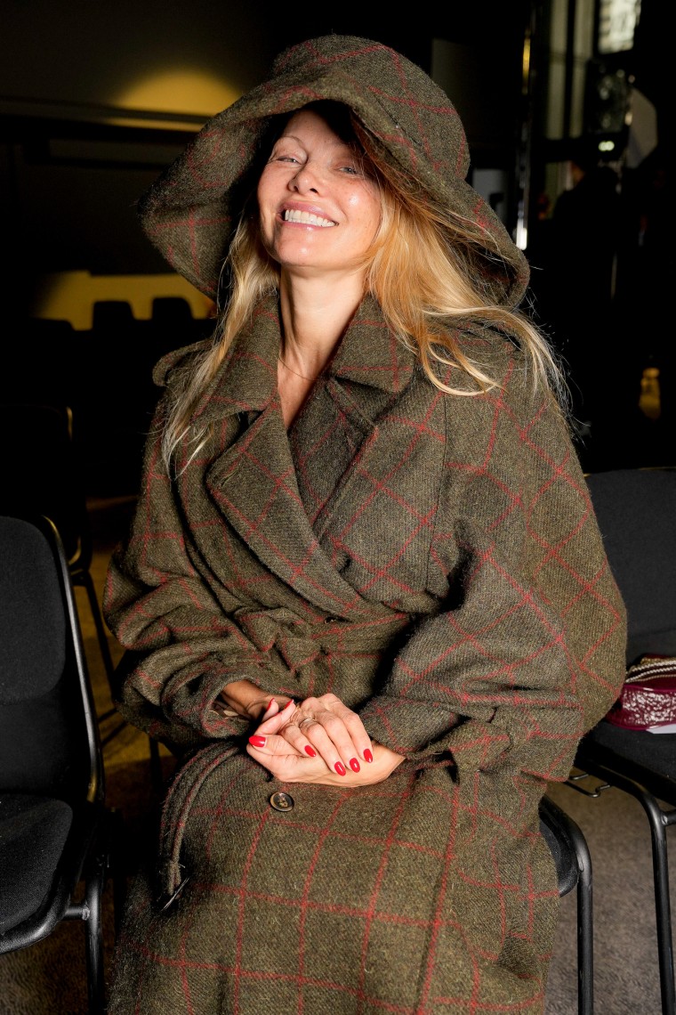 Pamela Anderson Goes Makeup-Free at Paris Fashion Week