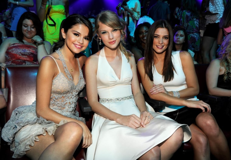 2011 Teen Choice Awards - Backstage And Audience