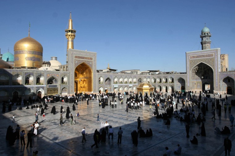 Vista del mausoleo de Imam Reza en Mashhad, a 900 kilómetros al noreste de Teherán, Irán, en una foto de 2008.