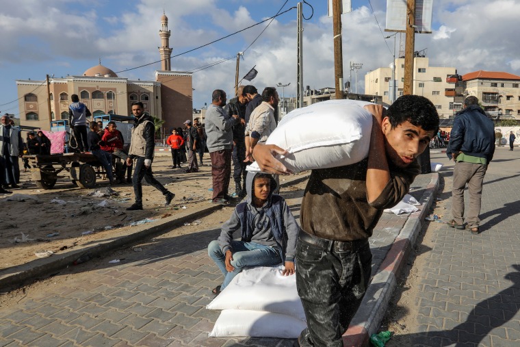 UNRWA distributes flour to Palestinian families in Rafah