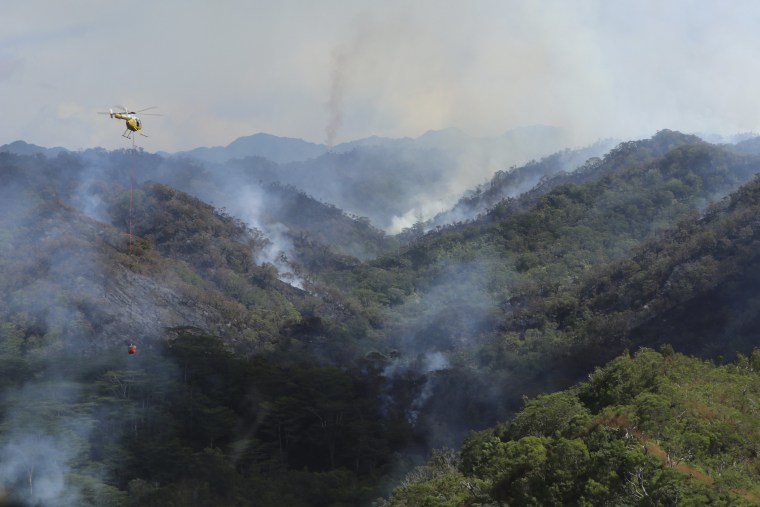 Wildfire in mountainous Central Oahu moves away from towns as Hawaii